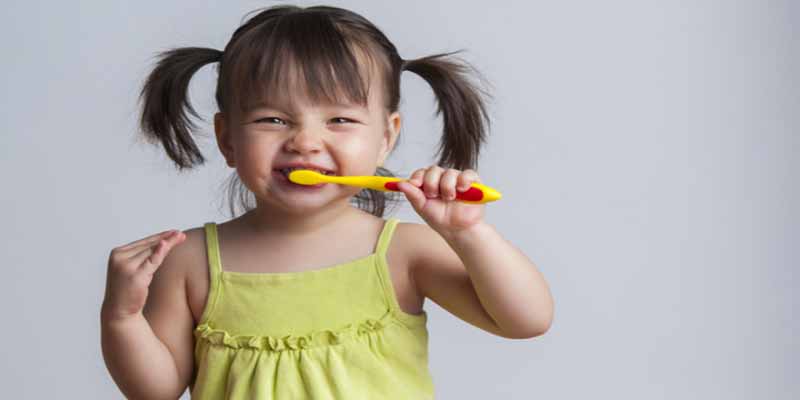 8 طرق لحماية أسنان طفلك